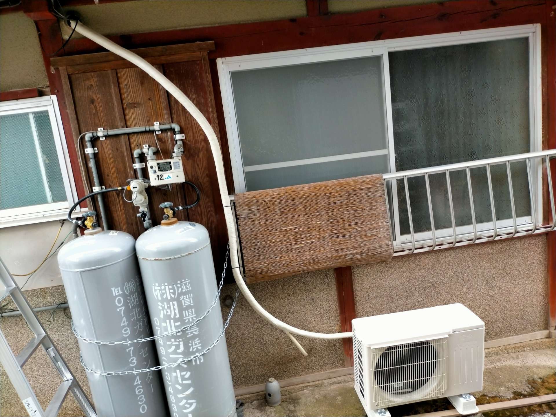 長浜市高月町で、エアコン取付工事依頼いただきました。
